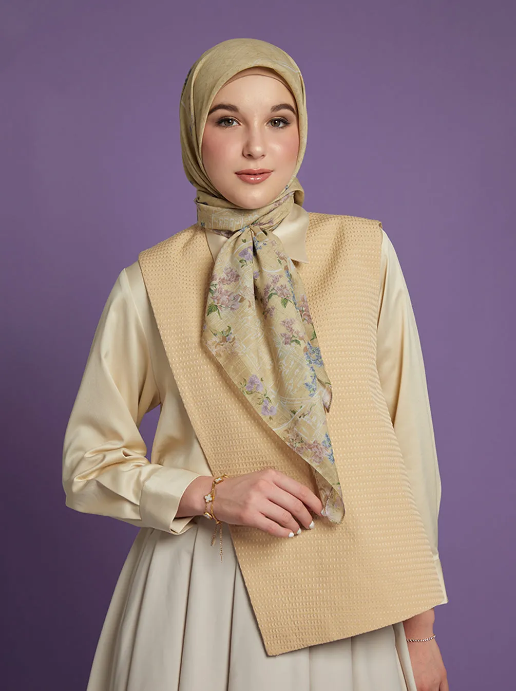 BUNDLING BAMED X KAMI ORVA LONDON SIGNATURE SCARF BUTTERCUP