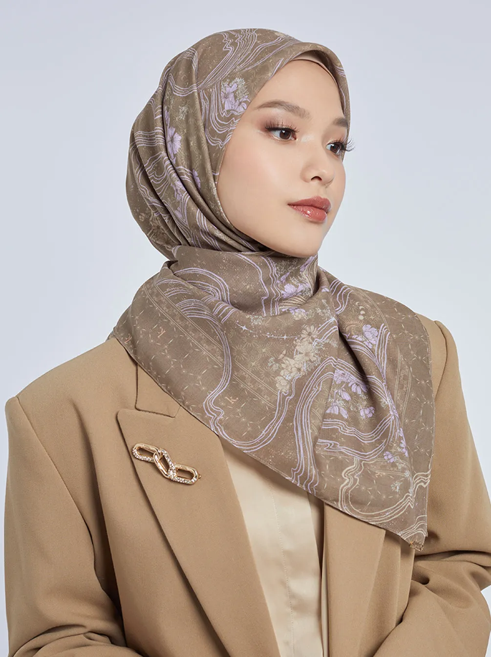 DANICA SIGNATURE SCARF WALNUT