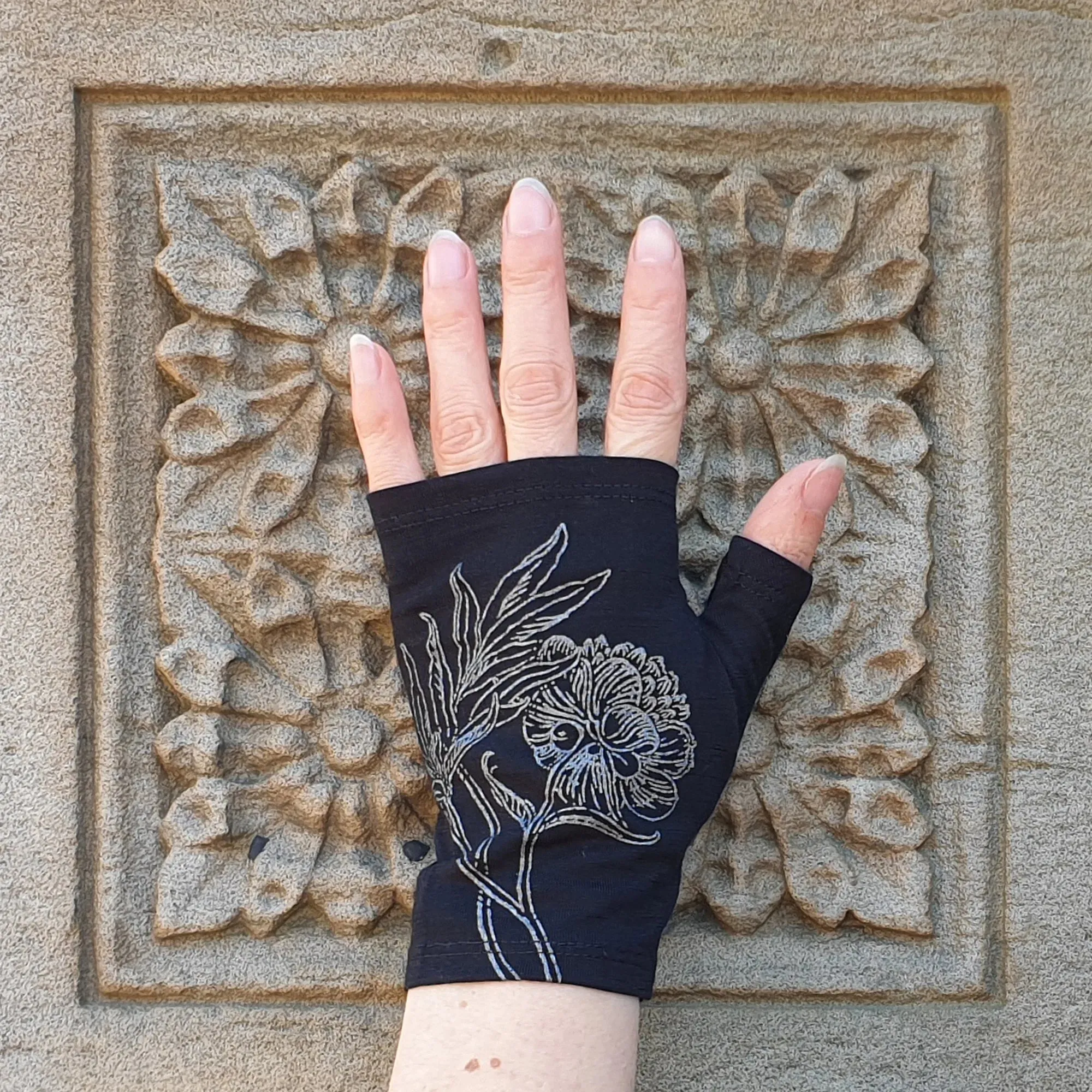 Kate Watts Hobo Merino Glove - Peony