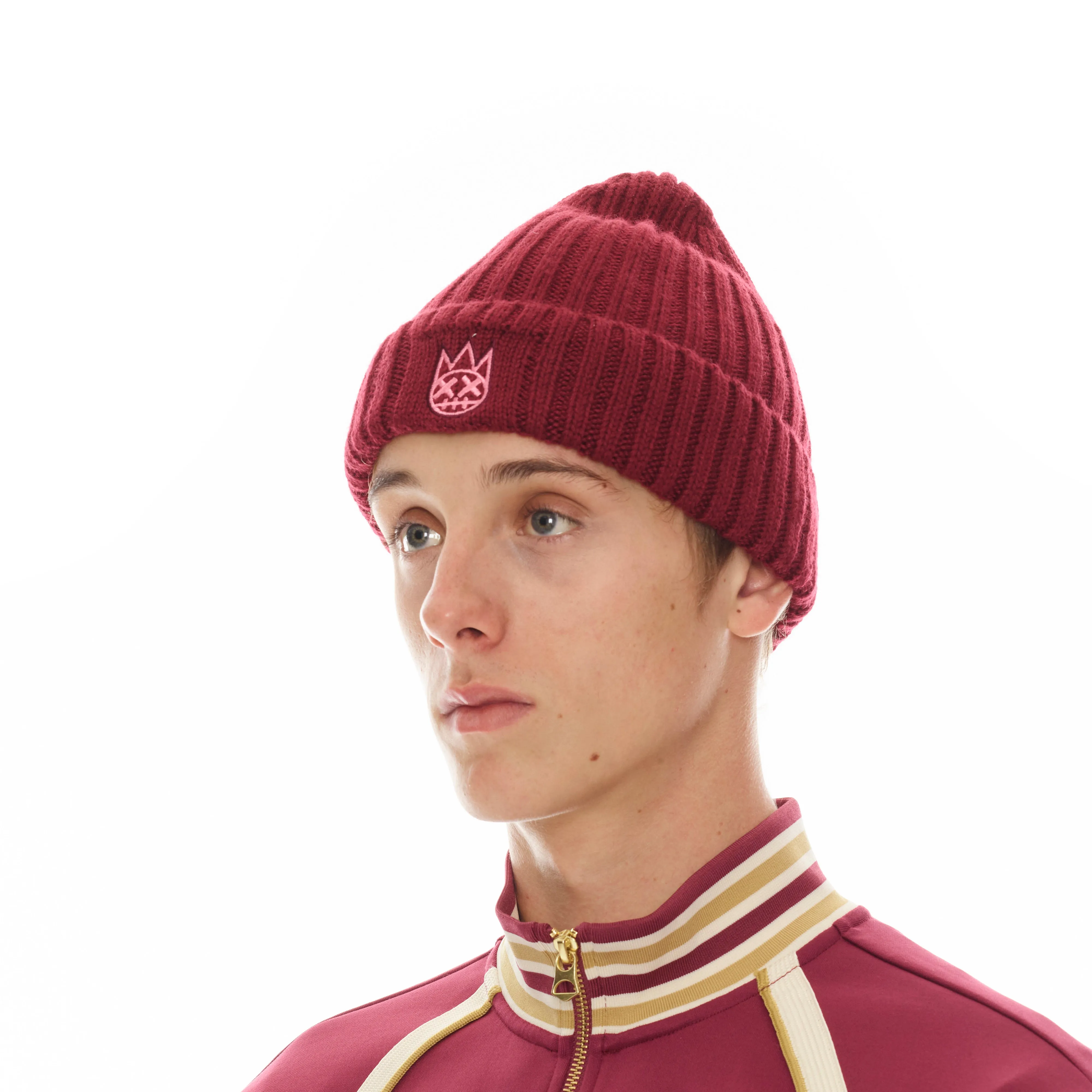 KNIT HAT WITH CLEAN 2 TONE SHIMUCHAN LOGO IN CABERNET