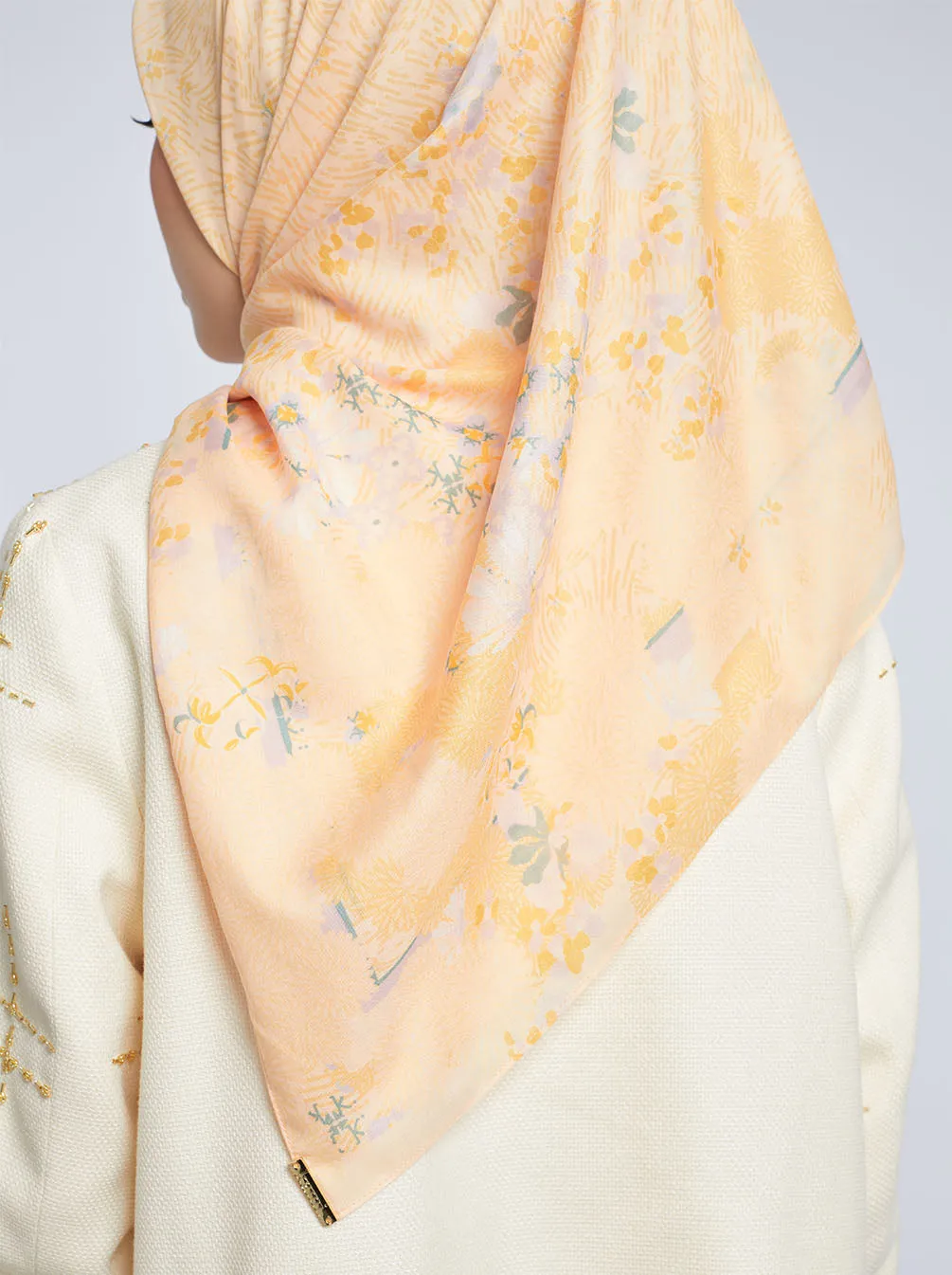 LAGUNA SIGNATURE SCARF BUTTER