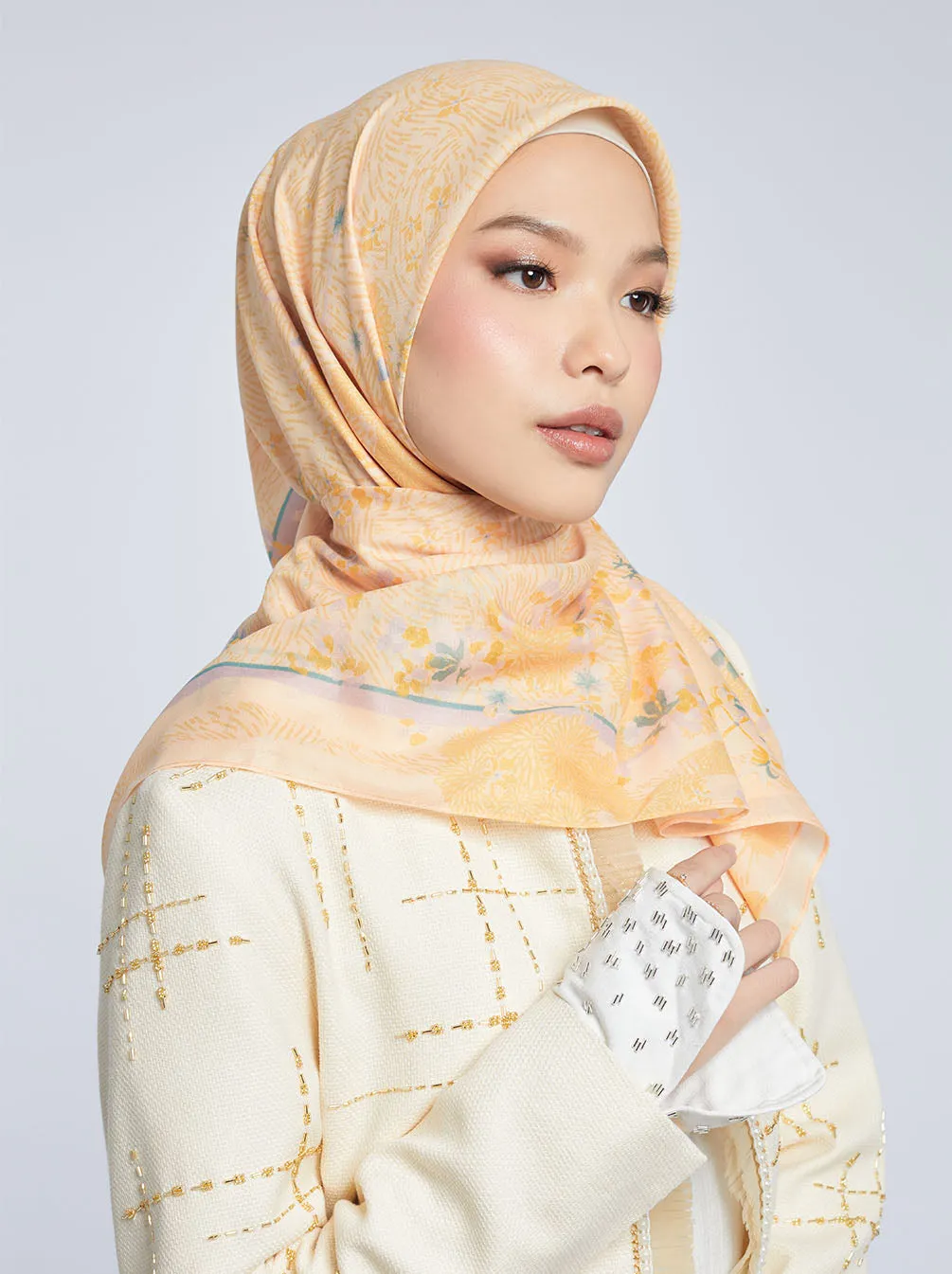 LAGUNA SIGNATURE SCARF BUTTER