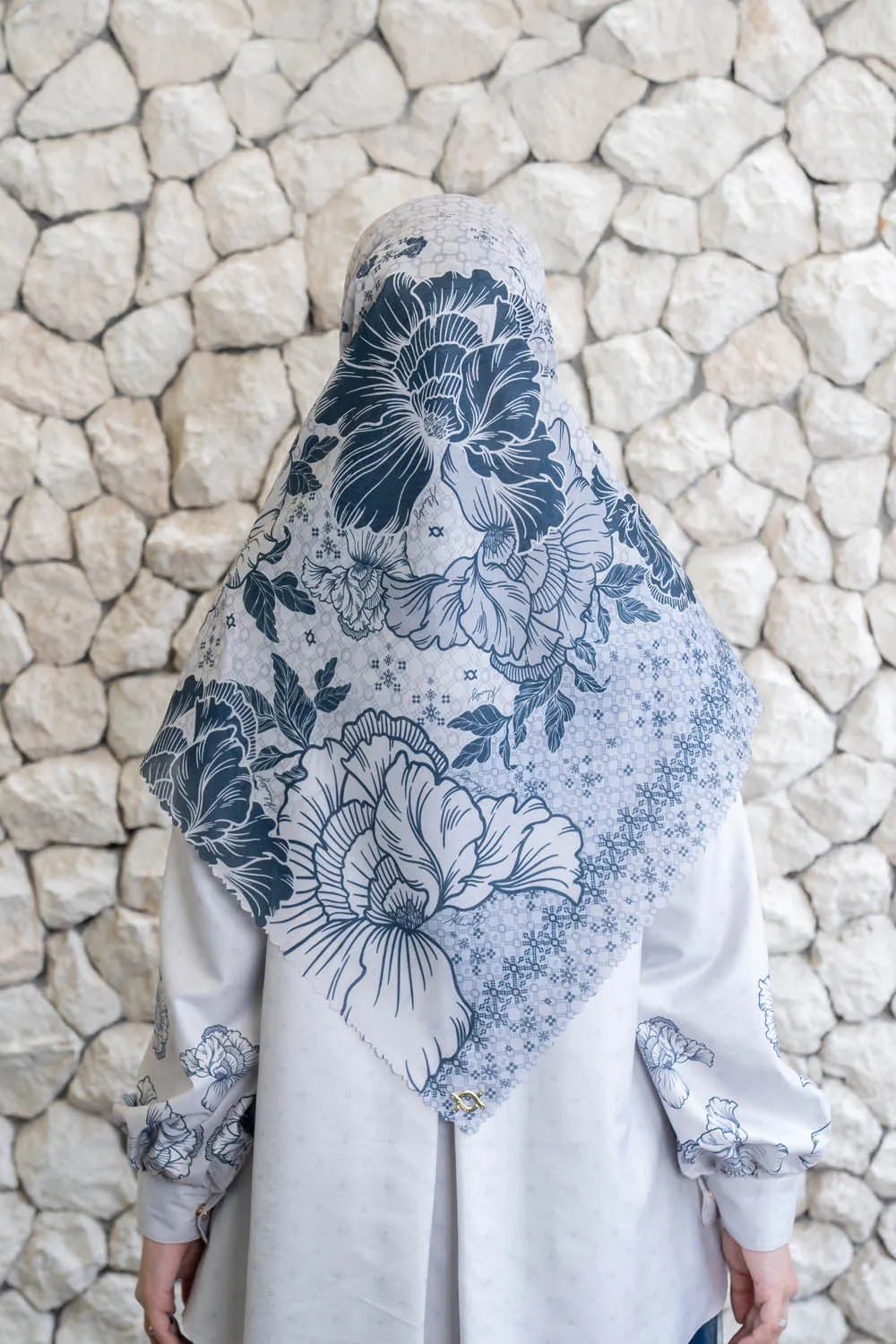 Leysha Shirt & Scarf Syar'i Set Cloudy White