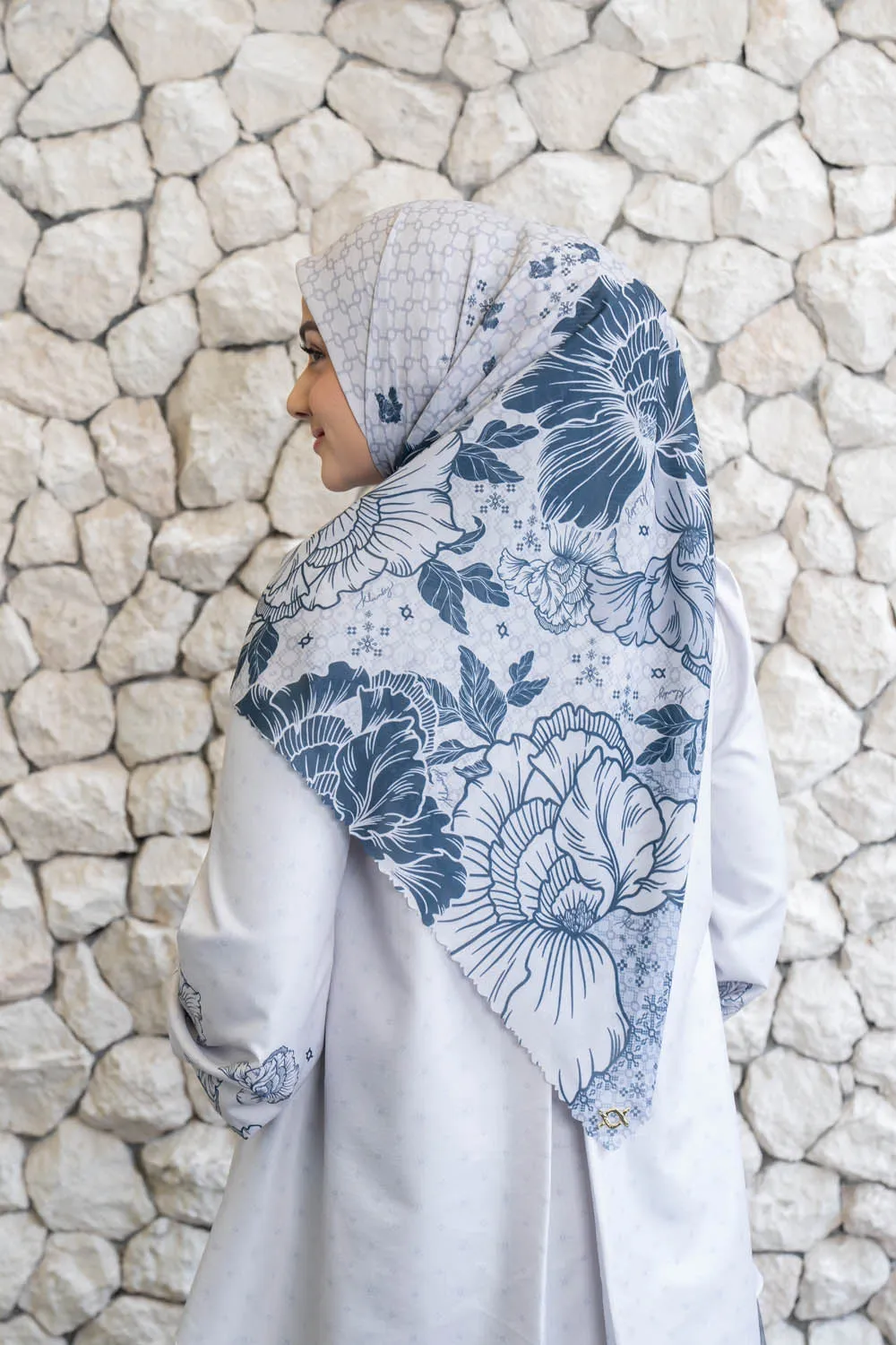 Leysha Shirt & Scarf Syar'i Set Cloudy White