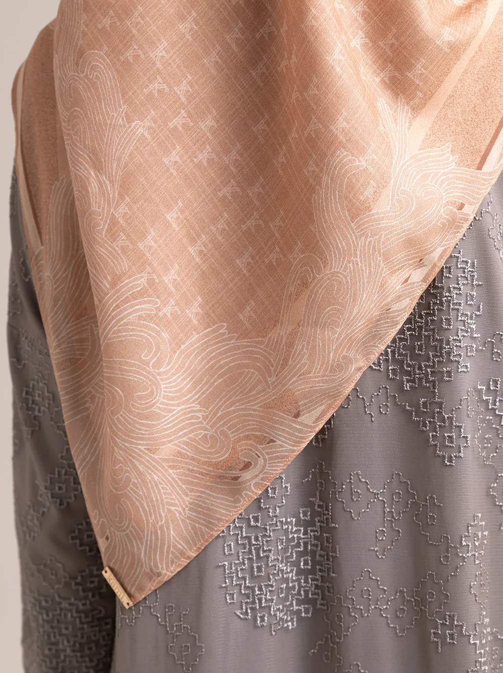 MONOGRAM SCARF ANEMONE