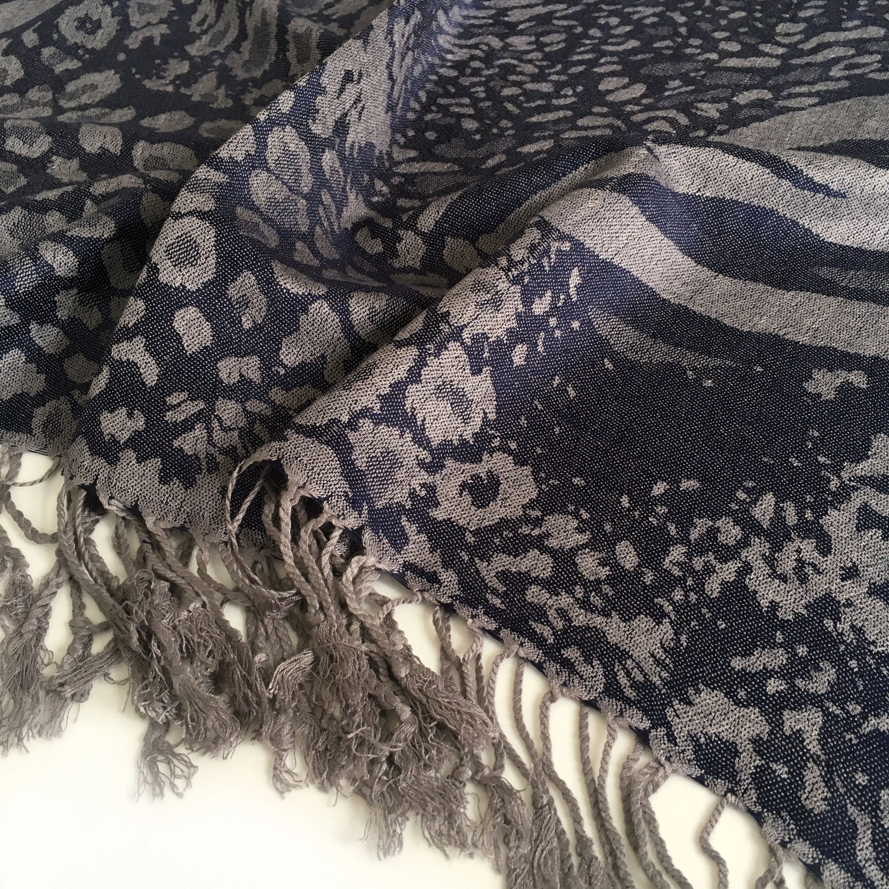 NAVY LARGE LEOPARD PRINT REVERSIBLE PASHMINA SHAWL SCARF