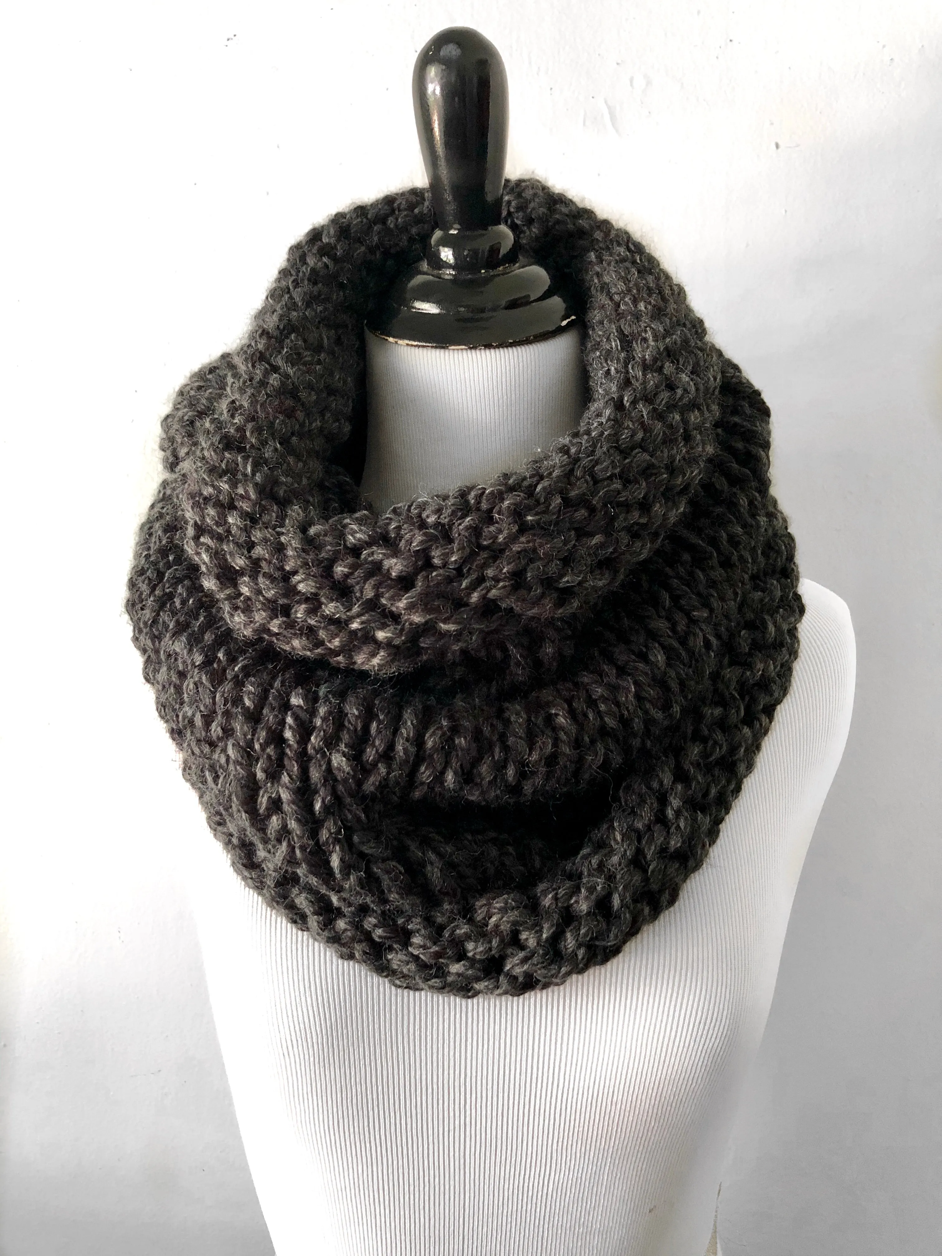 Neckwarmer in Charcoal