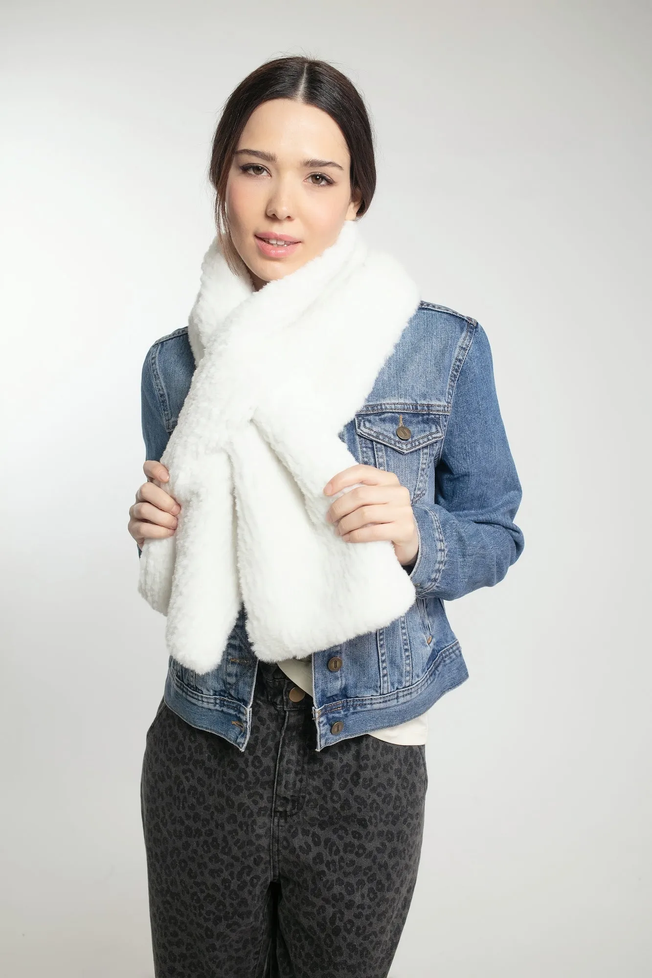 RIVINGTON FAUX FUR SCARF IN CREAM